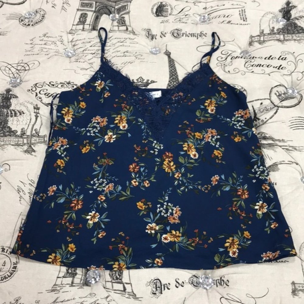 Socialite V-Neck Lace Camisole